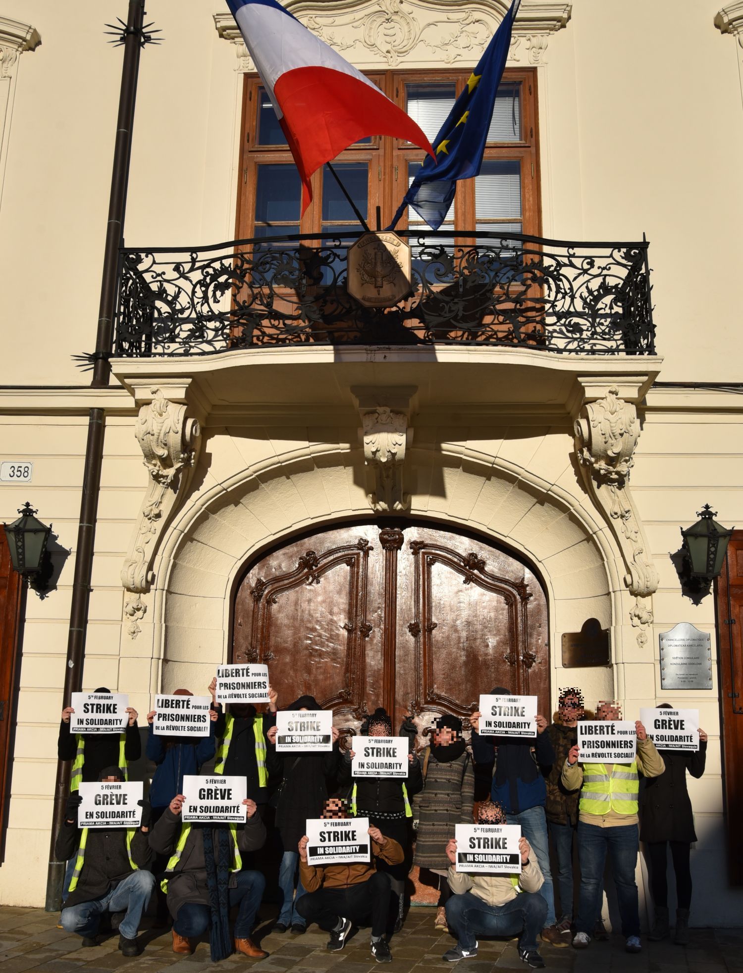 PA_Bratislava_Protest_Vests_2